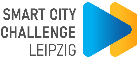 Neben dem Schriftzug "Smart City Challenge Leipzig In Kooperation mit: Smart Infrastructure Hub Leipzig" befinden sich zwei sich überlappende Dreiecke, links blau, rechts gelb/orange